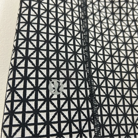 Lululemon High Waist Knit Geometric Slim Straight Pants Black Gray; Lulu Size 8 - Picture 4 of 13